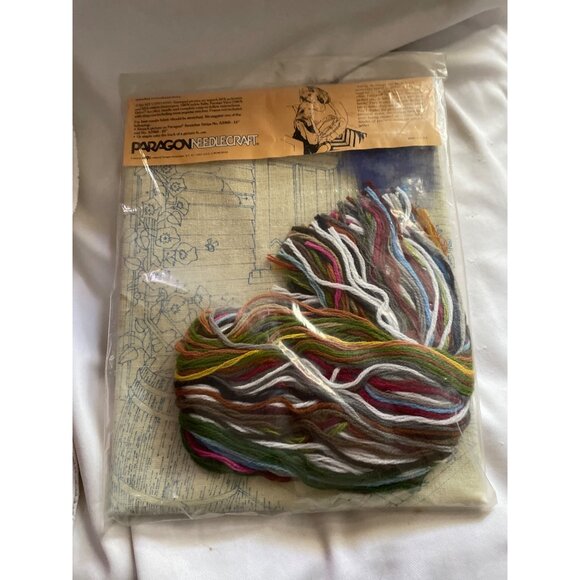 Paragon Needlecraft Stitchery Kit "The Rain Barrel" 16x20 Stamped Picture Yarn/T - Picture 4 of 8